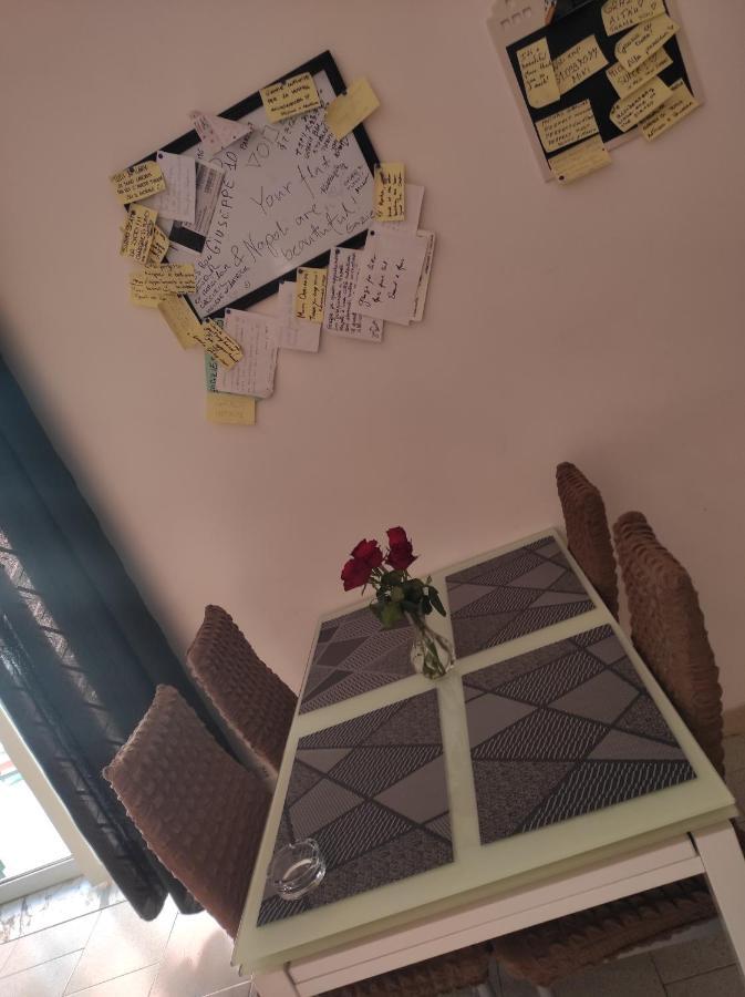 Casa Vacanza Da Nusco เนเปิลส์ ภายนอก รูปภาพ